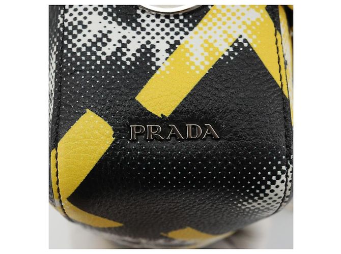 PRADA Chain Shoulder Bag Leather Black Yellow - vista 18