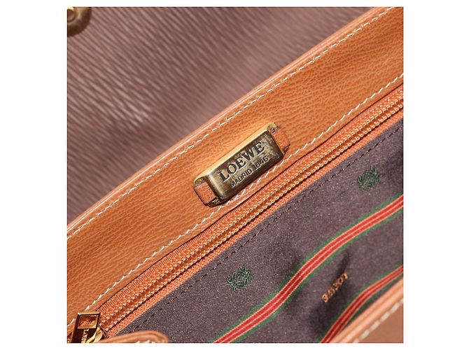 LOEWE Velazquez Shoulder Bag Leather Brown Gold - vista 19