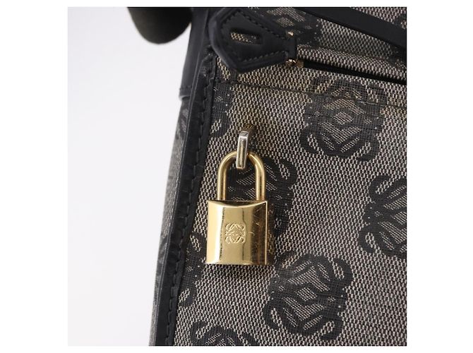 LOEWE Anagram Shoulder Bag PVC Gray Gold - vista 18
