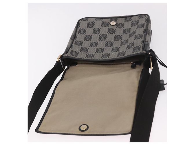 LOEWE Anagram Shoulder Bag PVC Gray Gold - vista 20