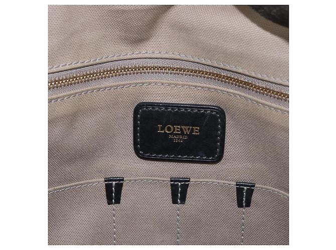 LOEWE Anagram Shoulder Bag PVC Gray Gold - vista 21