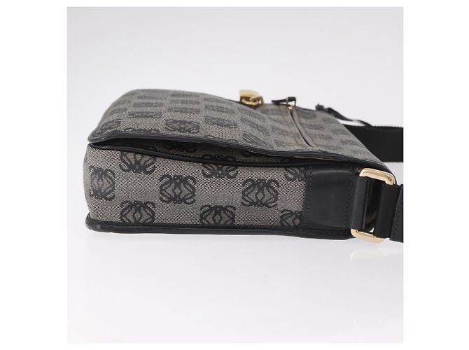 LOEWE Anagram Shoulder Bag PVC Gray Gold - vista 3
