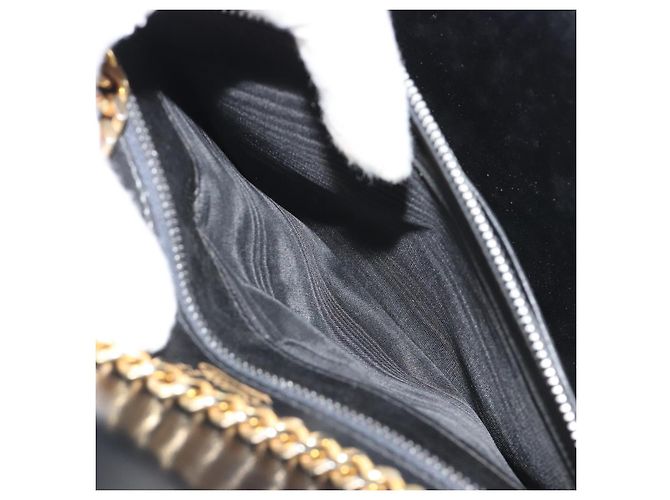 GUCCI Chain Shoulder Bag Leather Black Gold - vista 22
