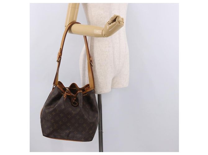 LOUIS VUITTON Monogram Petit Noe Shoulder Bag M42226 LV - vista 21