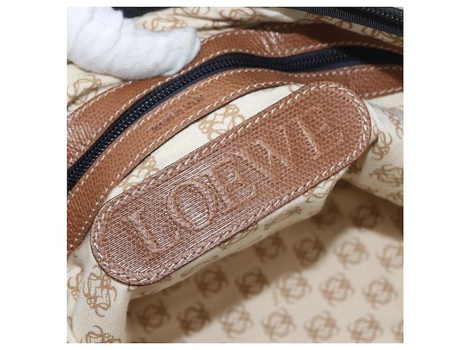 LOEWE Anagram Clutch Bag Leather Black - vista 10