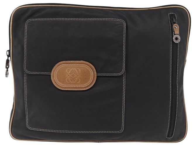 LOEWE Anagram Clutch Bag Leather Black - vista 13