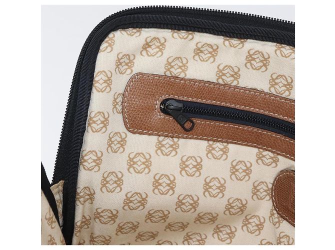LOEWE Anagram Clutch Bag Leather Black - vista 19