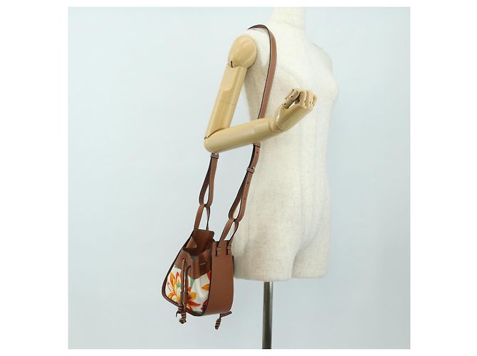 LOEWE Anagram Mini Hammock Drawstring Bag Leather 2way Brown - vista 23