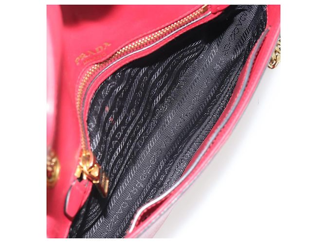 PRADA Chain Shoulder Bag Safiano Leather Red Gold - vista 10