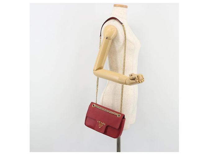 PRADA Chain Shoulder Bag Safiano Leather Red Gold - vista 27