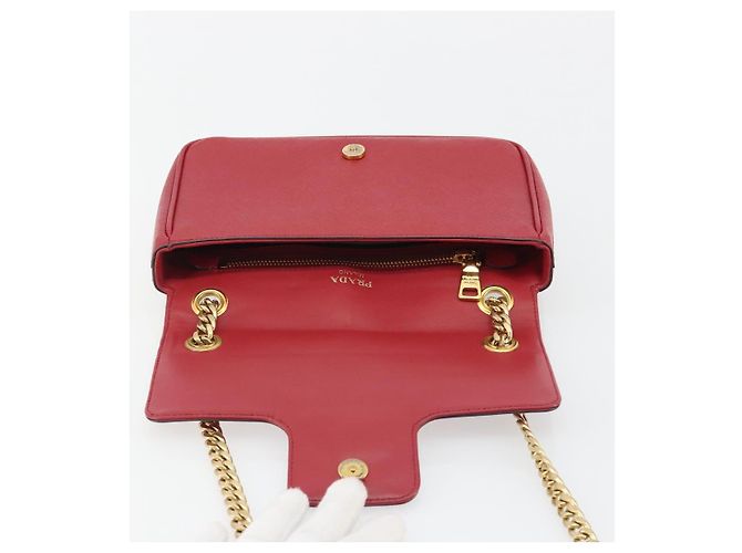 PRADA Chain Shoulder Bag Safiano Leather Red Gold - vista 9