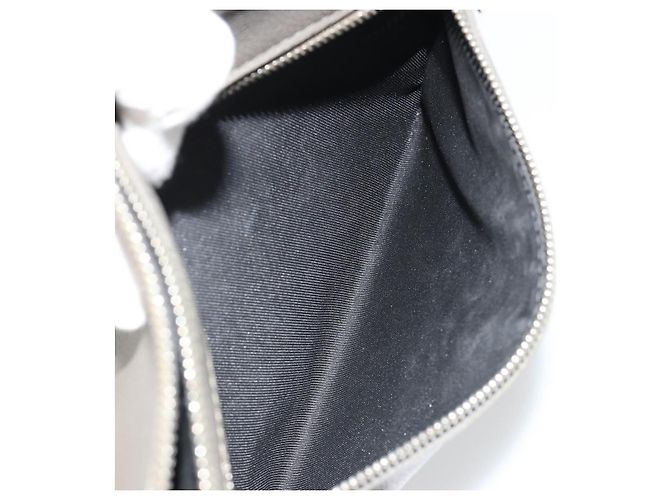 LOUIS VUITTON Takeoff Pouch Clutch Bag Leather Gray M81735 LV - vista 20