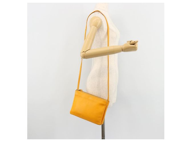 Céline CELINE Trio Shoulder Bag Leather Yellow Gold - vista 24