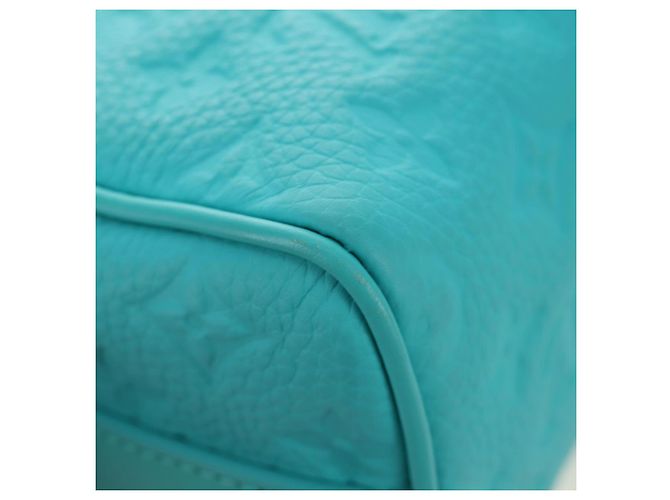LOUIS VUITTON Taurillon Clemence Keepall Bandouliere 25 Bag M11996 - view 20