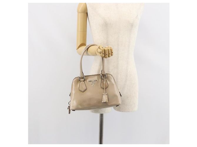 PRADA Hand Bag Patent leather Beige Silver - vista 27