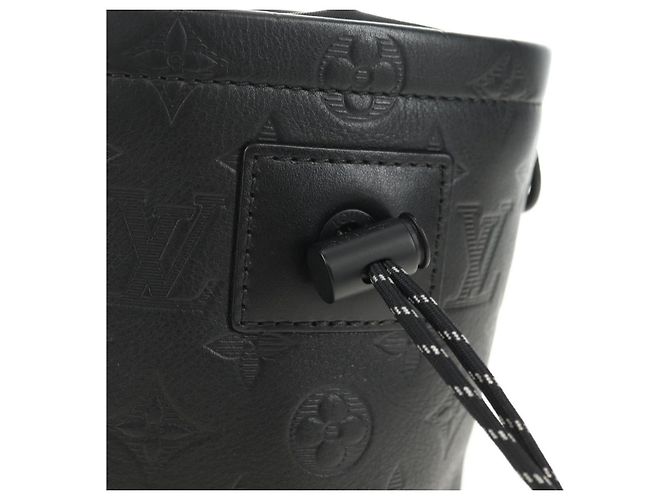 LOUIS VUITTON Monogram Shadow Chalk Nanobag Bag Black M44628 LV - vista 19