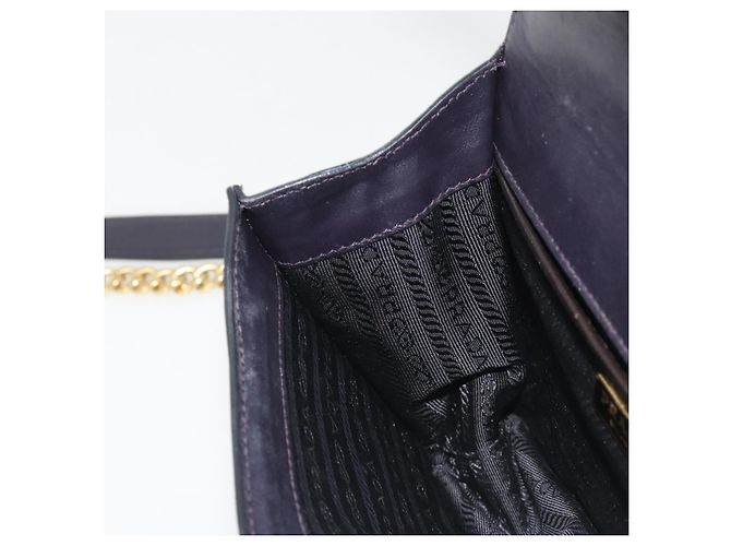 PRADA Chain Shoulder Bag Saffiano Leather Black Gold - vista 22