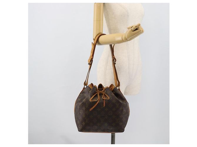 LOUIS VUITTON Monogram Petit Noe Shoulder Bag M42226 LV - vista 19