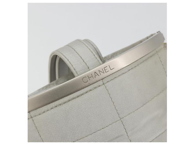 CHANEL Choco Bar Hand Pouch Nylon Silver CC - vista 16
