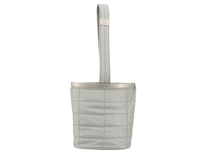 CHANEL Choco Bar Hand Pouch Nylon Silver CC - vista 2