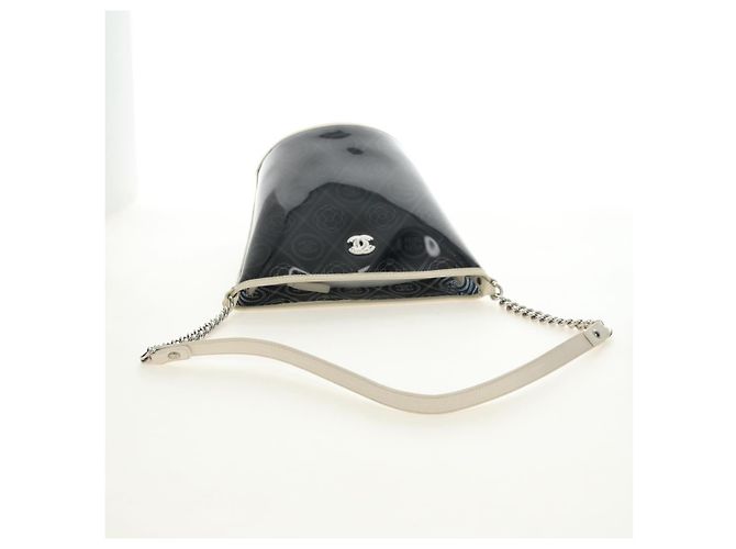 CHANEL Camelia Chain Shoulder Bag Vinyl Blue Silver CC - vista 7