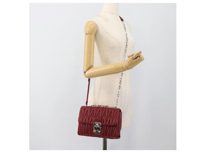 Miu Miu Matelasse Chain Shoulder Bag Leather Red Silver - vista 27
