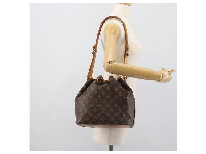 LOUIS VUITTON Monogram Petit Noe Shoulder Bag M42226 LV - vista 19