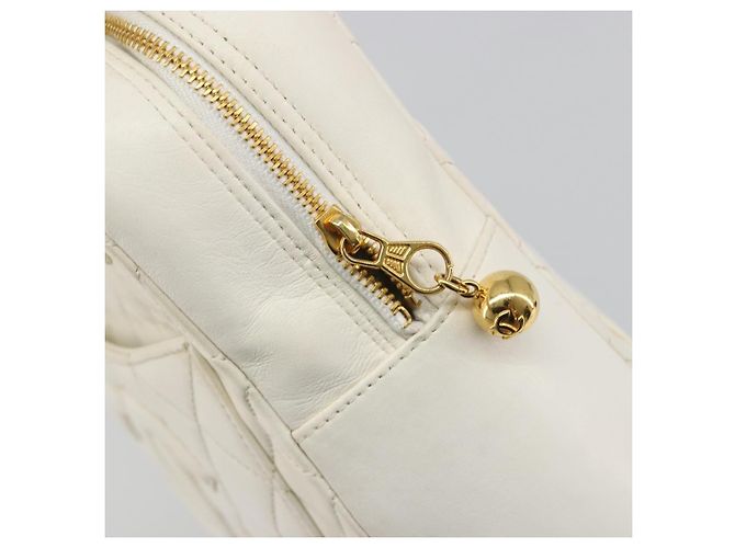 CHANEL Matelasse Hand Bag Canvas White Gold CC - vista 17