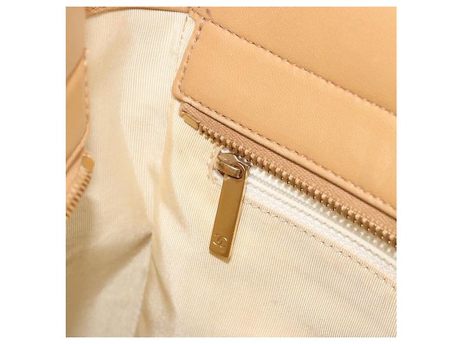 CHANEL Bolsa Tote Choco Bar em Pele de Cordeiro Bege Gold CC - vista 20