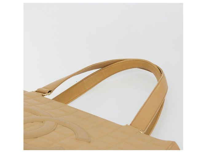 CHANEL Bolsa Tote Choco Bar em Pele de Cordeiro Bege Gold CC - vista 8