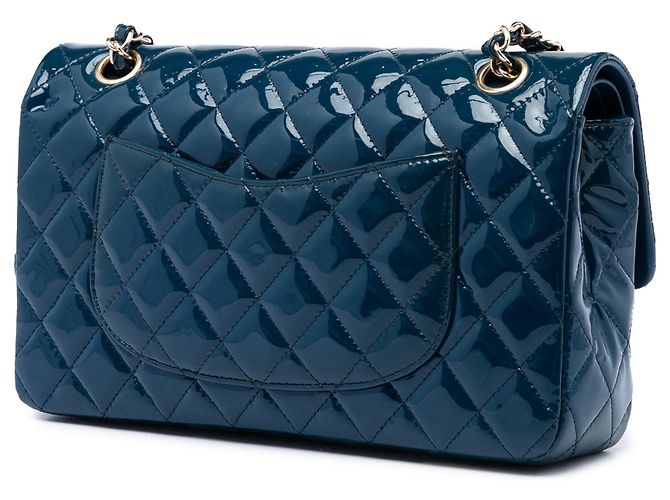 Borsa a tracolla Chanel Medium Classic Double Flap in vernice blu - vista 2