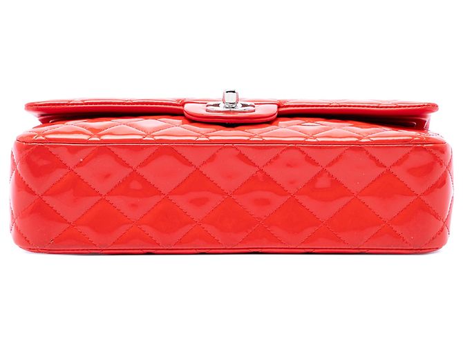 Borsa a tracolla Chanel Medium Classic Double Flap in vernice rossa Rosso - vista 3