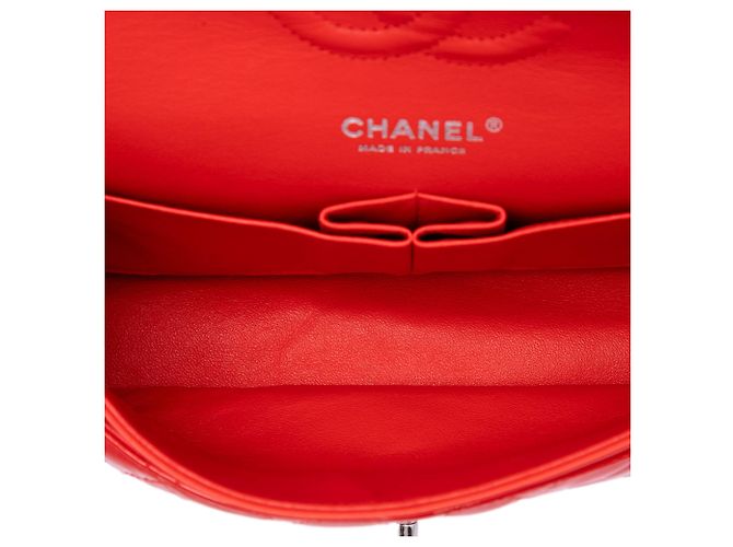 Borsa a tracolla Chanel Medium Classic Double Flap in vernice rossa Rosso - vista 4