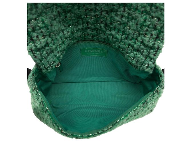 Borsa a tracolla Chanel Small Quilted Tweed Reissue 2.55 Easy Messenger Flap Verde - vista 4