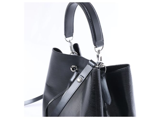 Borsa a tracolla Louis Vuitton NeoNoe in pelle Epi nera M54366 Nero - vista 3