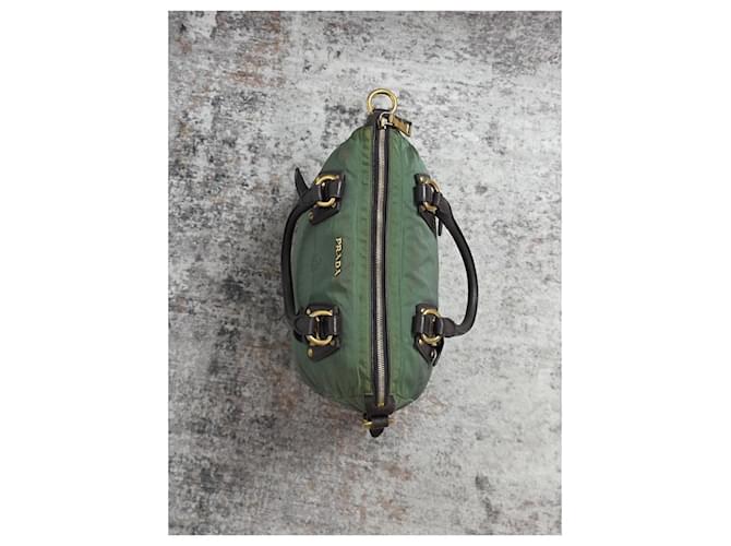 Prada Borsa in nylon verde e pelle - vista 11
