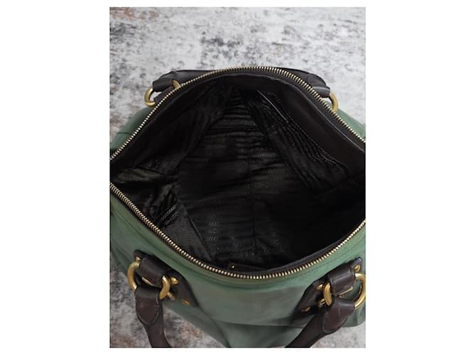 Prada Borsa in nylon verde e pelle - vista 12