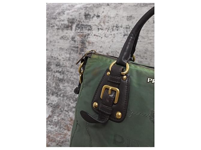 Prada Borsa in nylon verde e pelle - vista 5