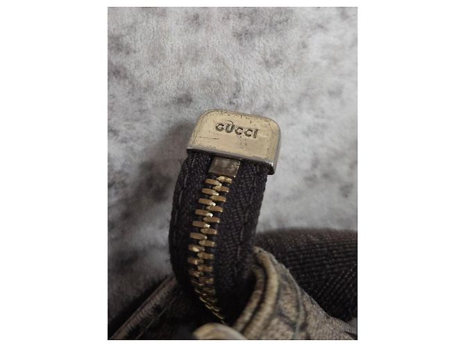 Gucci Sacoche en Toile GG Supreme Beige - vue 11