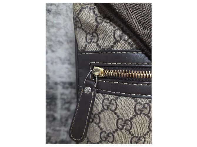 Gucci Sacoche en Toile GG Supreme Beige - vue 3
