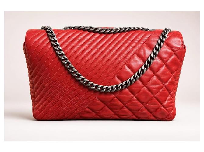Borsa Chanel Medium Coco Boy Flap in pelle di vitello invecchiata lucida matelassé rossa Rosso - vista 4