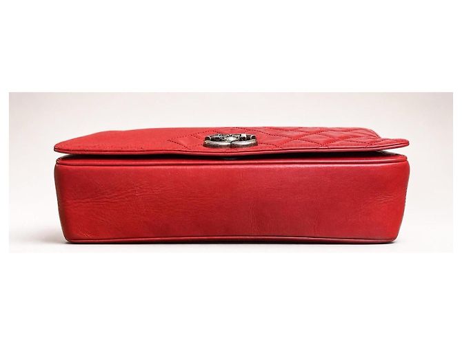 Borsa Chanel Medium Coco Boy Flap in pelle di vitello invecchiata lucida matelassé rossa Rosso - vista 7