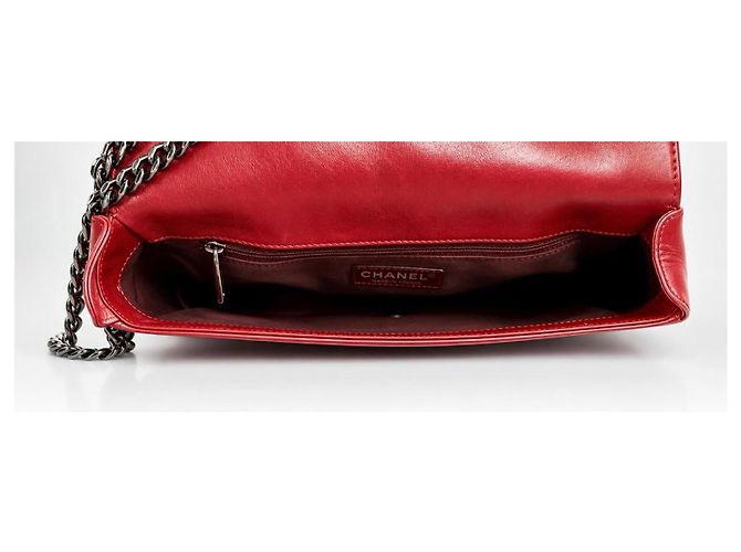 Borsa Chanel Medium Coco Boy Flap in pelle di vitello invecchiata lucida matelassé rossa Rosso - vista 9
