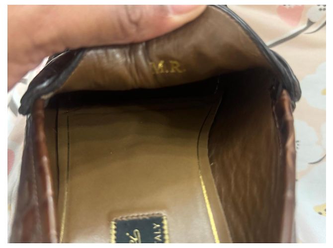 Mocassini Gucci in pelle marrone effetto coccodrillo con morsetto oro - vista 6