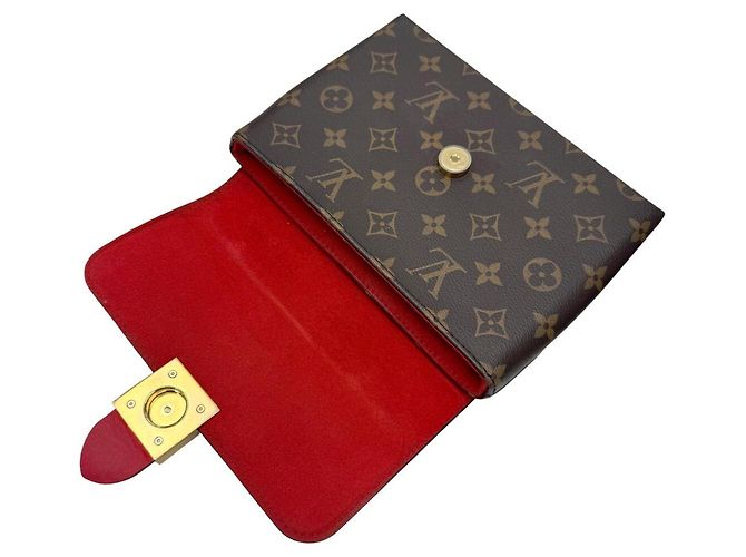 Borsa a mano Louis Vuitton Rocky BB Monogram Marrone Rosso Monogramma - vista 13