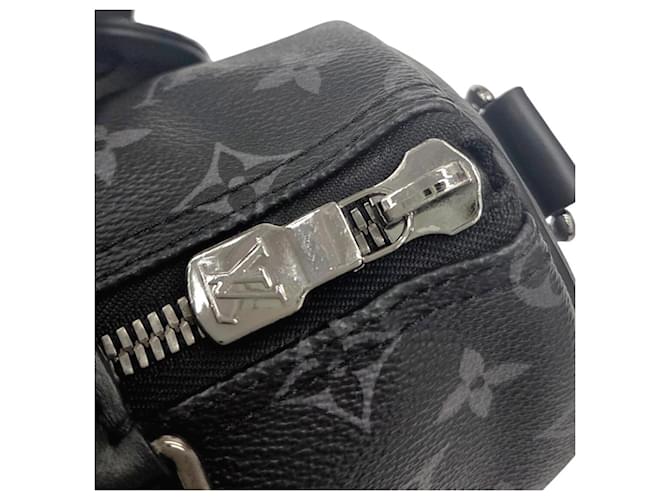 Keepall Borsa Boston Louis Vuitton Monogram Eclipse Marrone Nero Monogramma - vista 10