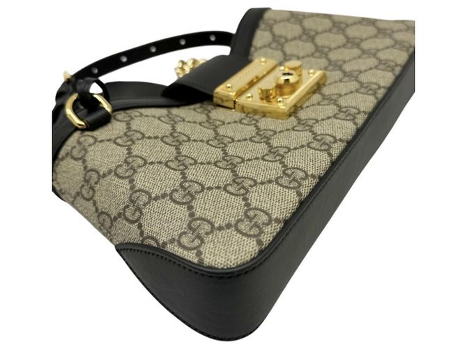 Borsa a tracolla piccola in pelle GUCCI GG Supreme Padlock Nero Beige - vista 3