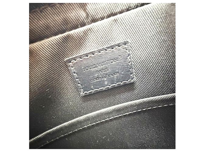 Bolso de hombro Louis Vuitton Monogram Eclipse Castaño Negro Monograma - vista 10