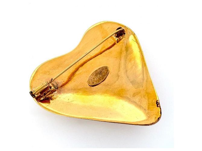 Broche de lapela Chanel 93P Coco Mark Heart Dourado - vista 3