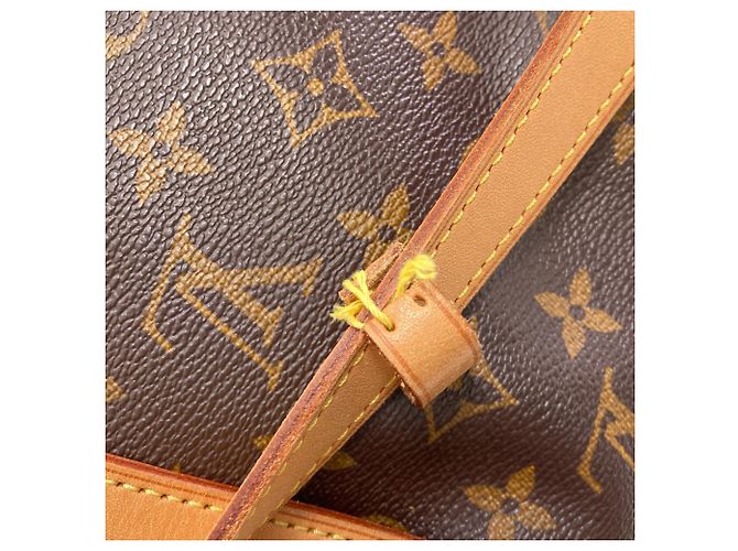 Louis Vuitton M40710 Saumur MM Shoulder Bag Monogramma - vista 18